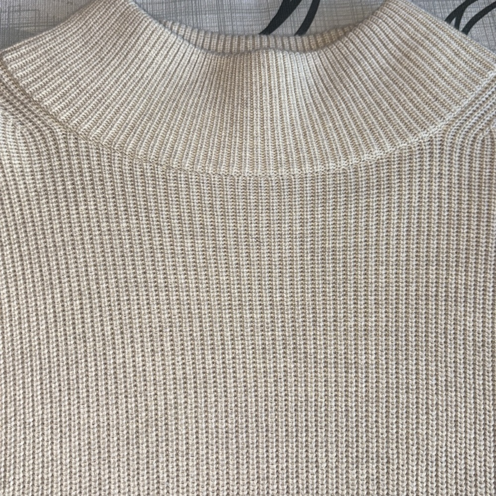 Lululemon Sweater - Picture 5 of 6